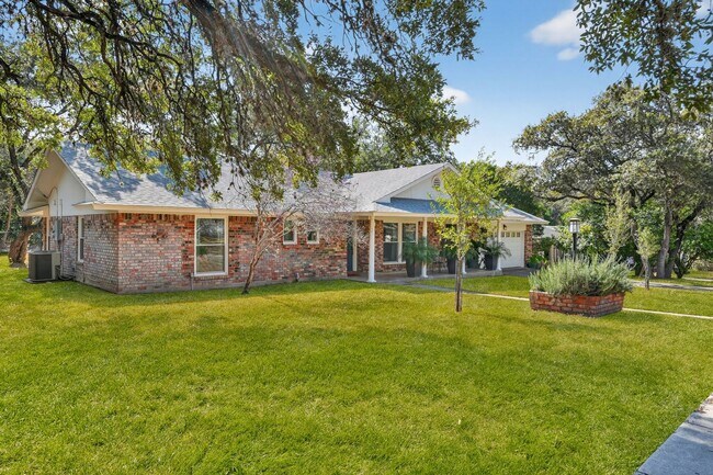 Building Photo - 10814 Cedar Elm Dr