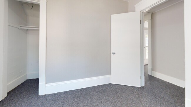 Foto del edificio - 1072 Wooster Rd W