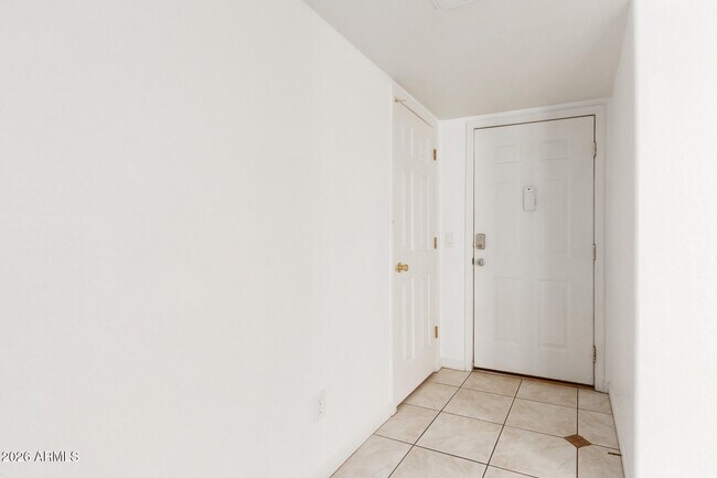 Foto del edificio - 151 E Broadway Rd