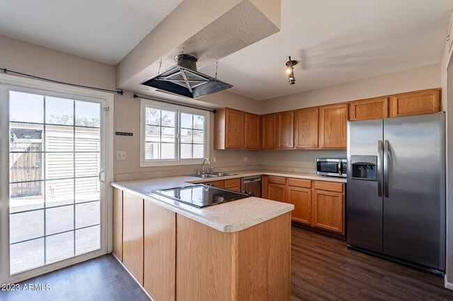 Building Photo - 6526 S McAllister Ave