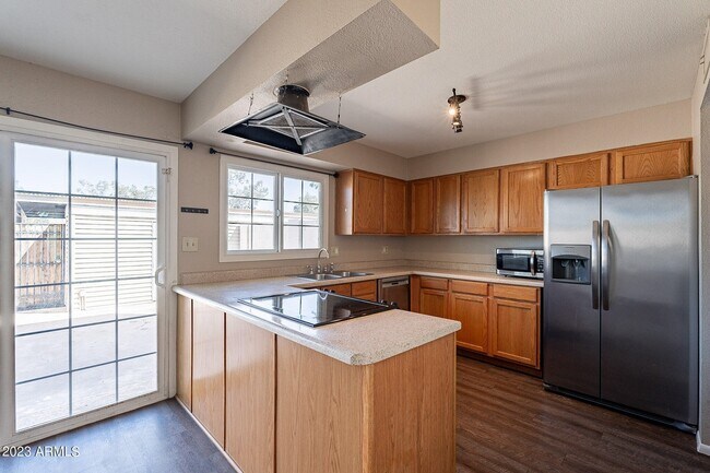 Foto del edificio - 6526 S McAllister Ave