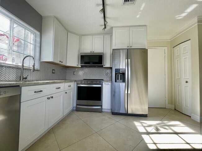 Foto del edificio - 1146 SW 44th Way
