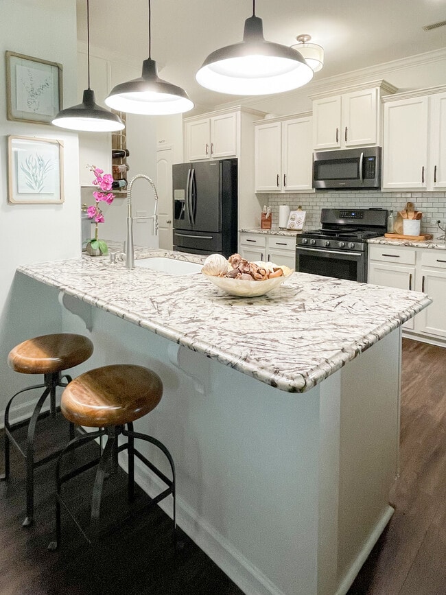 Kitchen - 10205 Sam Meeks Rd