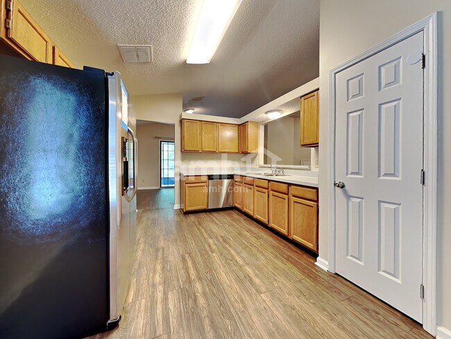 Foto del edificio - 4488 Misty Dawn Ct S