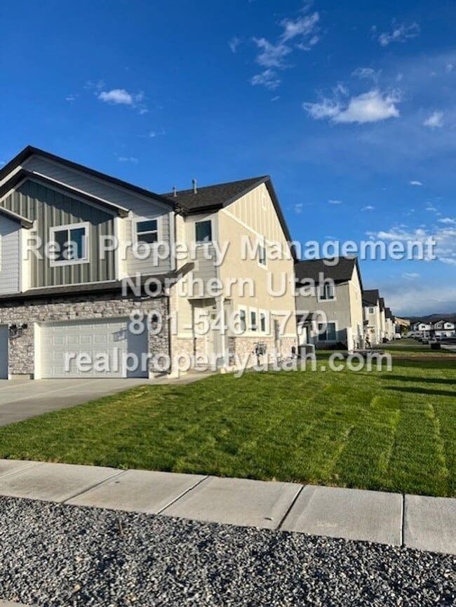 Building Photo - Newly Built 3 Bedroom 2.5 Bath Townhome in Morgan Available!