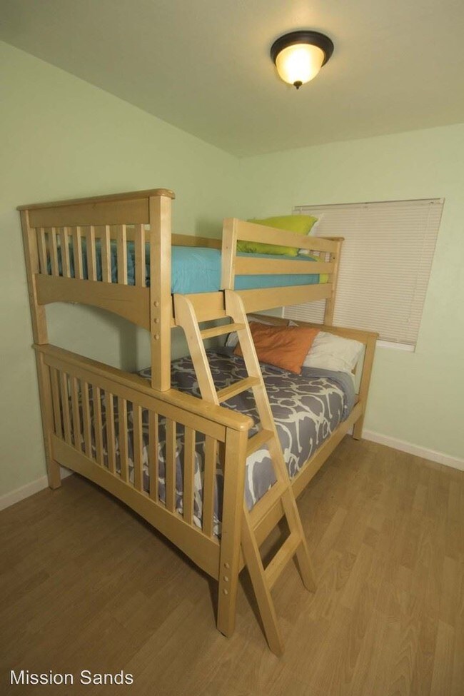 Foto del edificio - 2 br, 1 bath Apartment - 3673 Bayside Ln