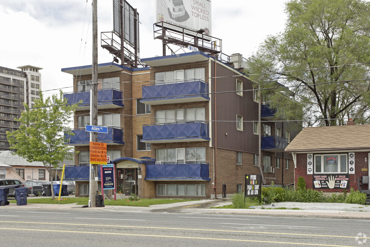 Foto principal - 1042 Sheppard Ave W