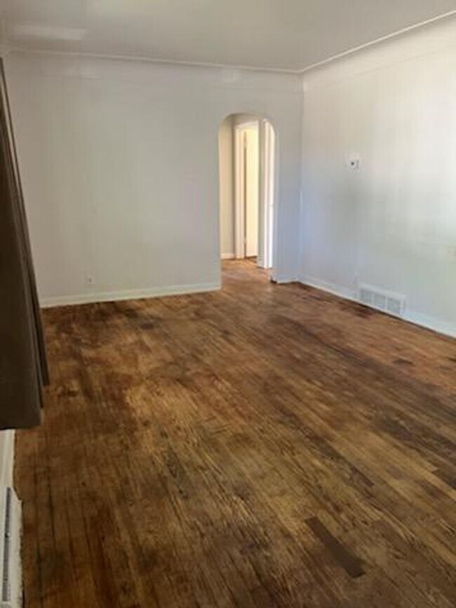 Building Photo - Three Bedroom Ranch Available for Rent!