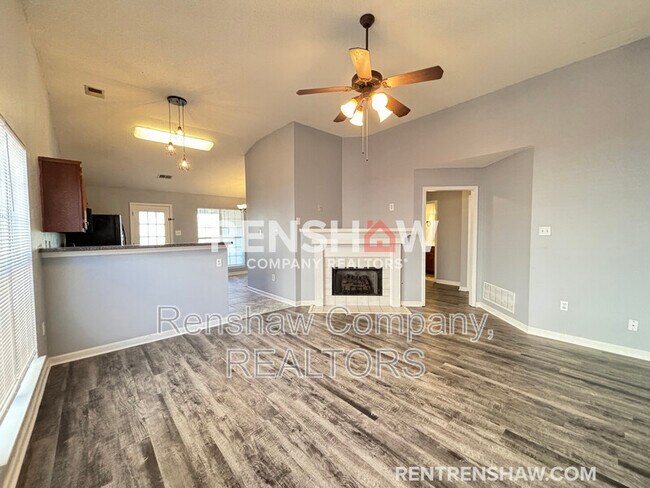 Foto del edificio - 5370 Kristy Ln