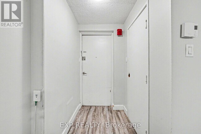 Building Photo - 1435 Morisset Ave