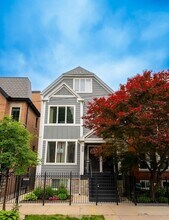 Building Photo - 3324 N Hoyne Ave