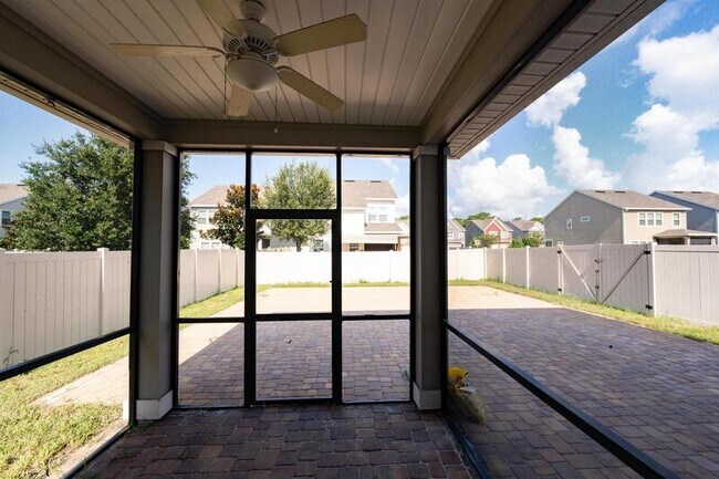 Foto del edificio - 2670 Fawn Point Dr