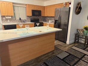 Building Photo - 2452 Madison St