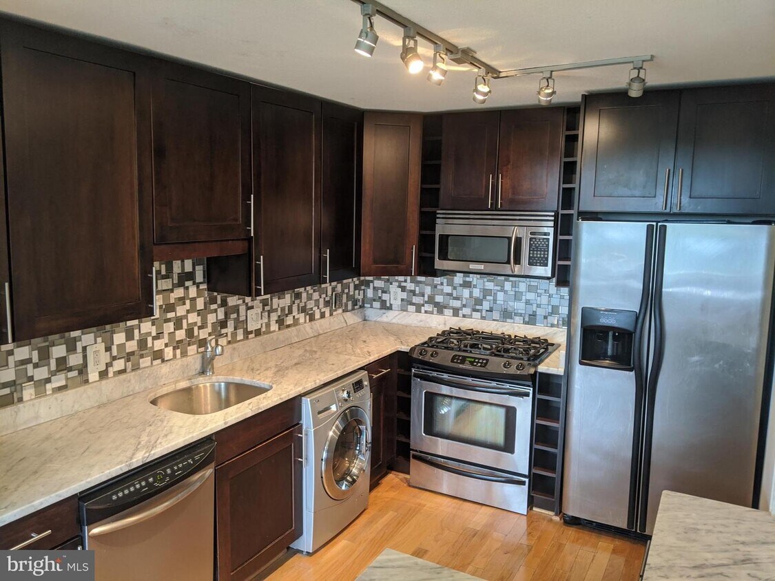 7333 New Hampshire Ave Unit 914, Takoma Park, MD 20912 Condo for Rent