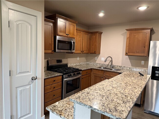 Building Photo - 522 Vee St