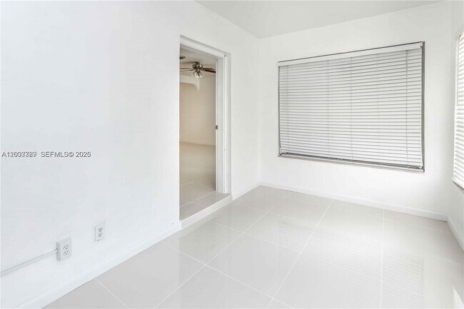 Foto del edificio - 1722 Wiley St