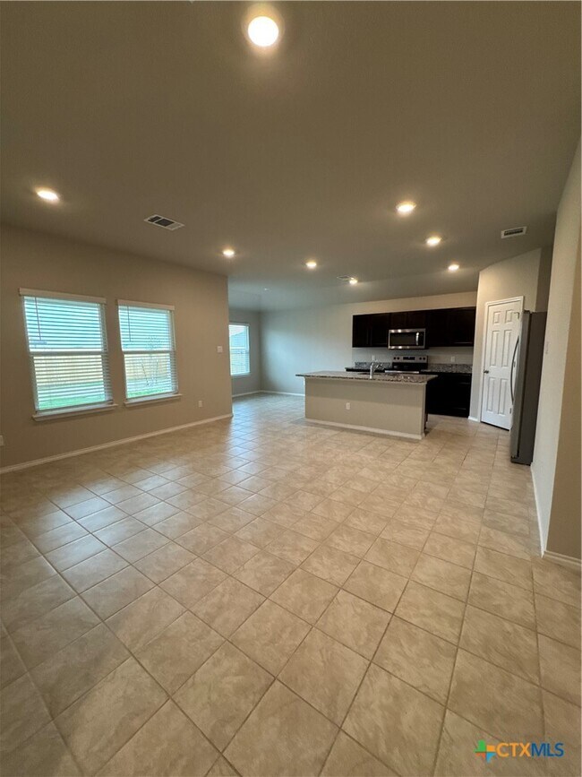 Foto del edificio - 1504 Rolling Thunder Dr