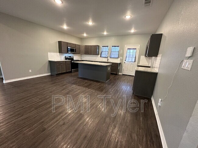 Foto del edificio - 1109 Engle St