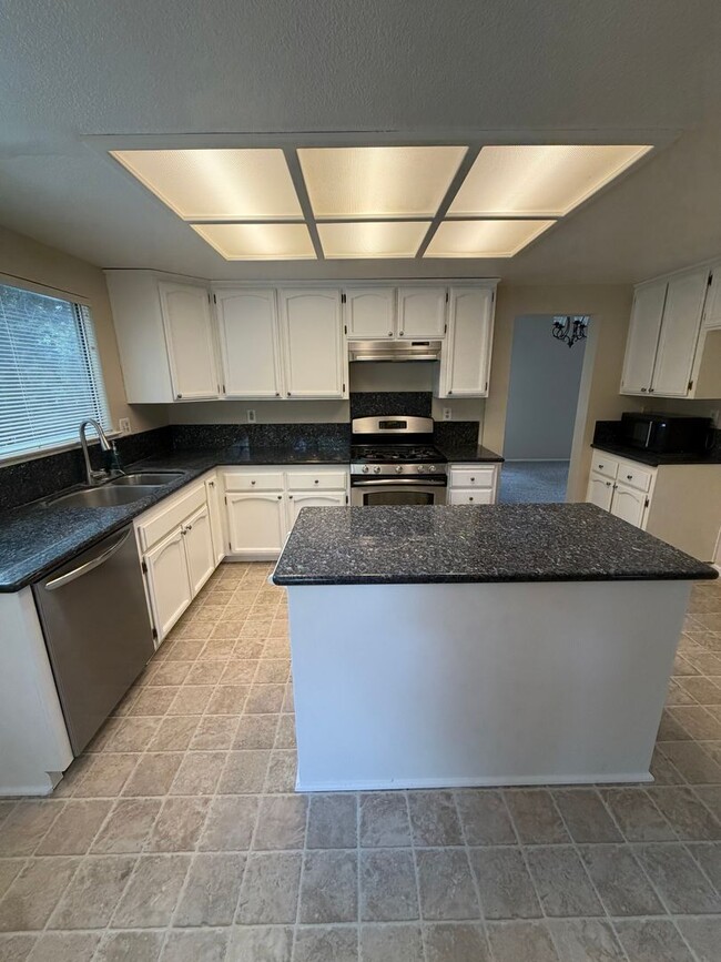 Building Photo - 8240 Rockbury Way
