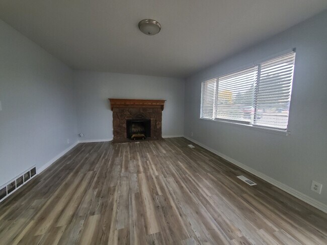 Building Photo - 4023 S Sagers Way
