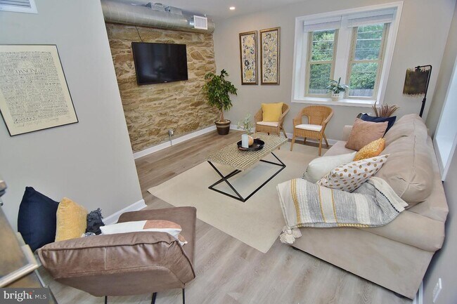 Foto del edificio - 7918 Ardleigh St