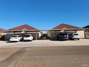 Building Photo - 15 W Garfield Ave