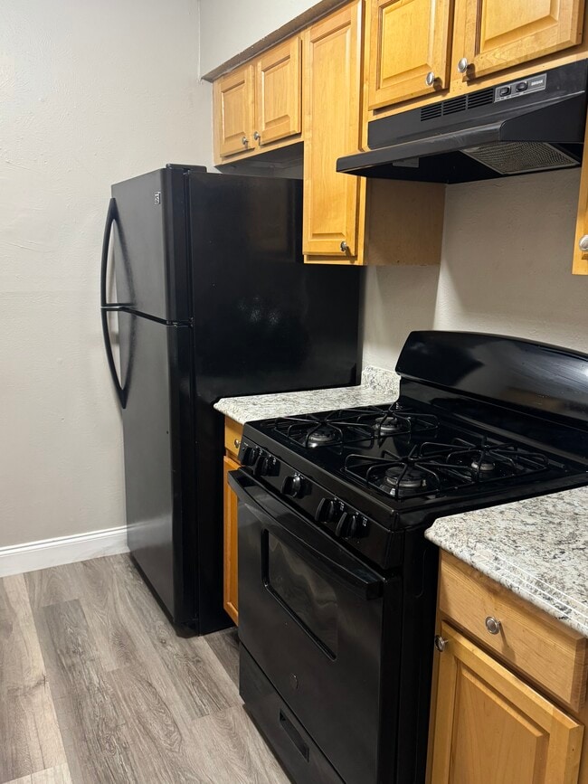 Building Photo - MB Country Meadow Apartments