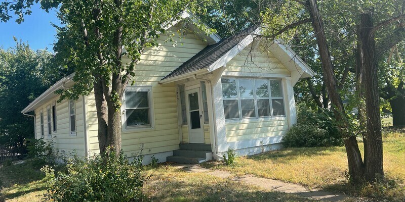 Primary Photo - 1809 Military Ave