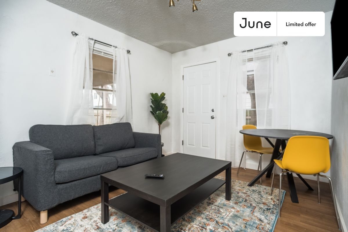 Foto principal - 918 E 50th St