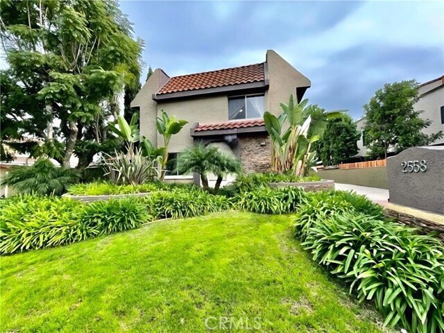 Foto del edificio - 2558 Orange Ave
