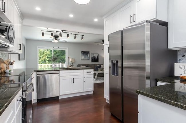 Building Photo - 180 Gazo Ave