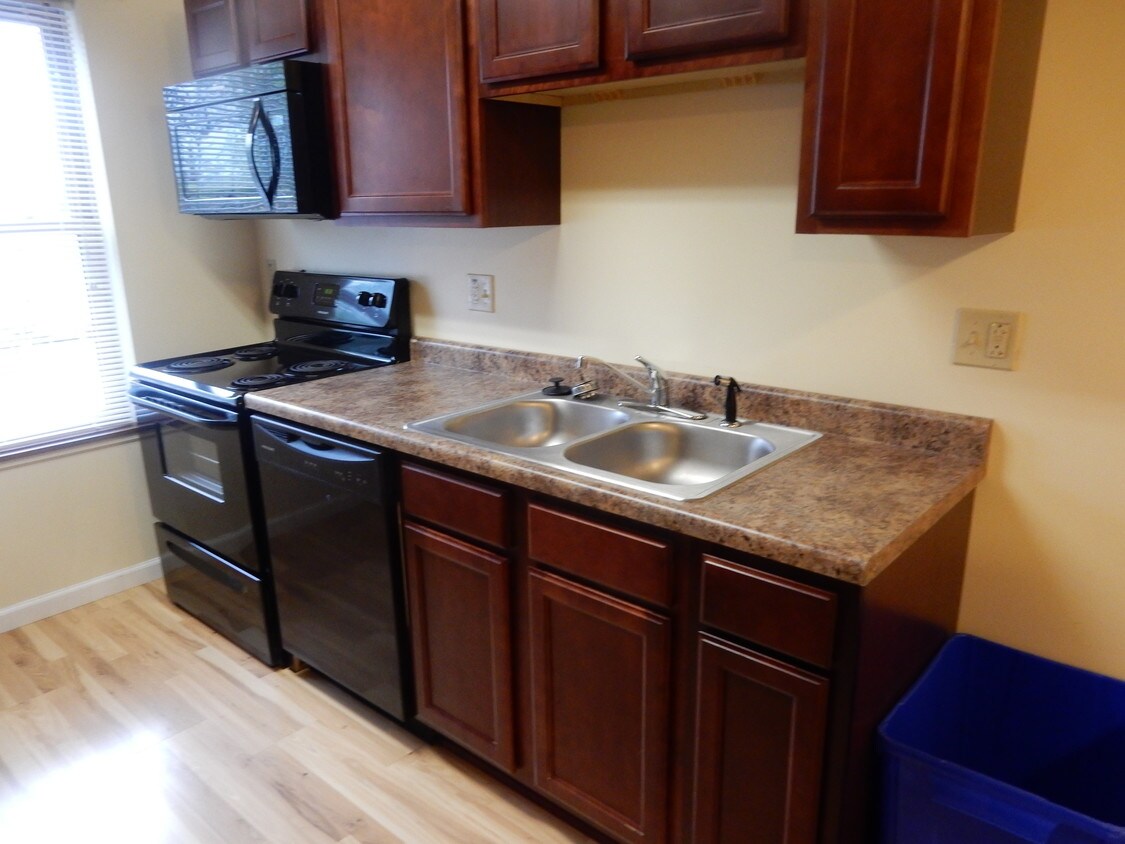 9 S 5th St, Indiana, PA 15701 Townhome Rentals in Indiana PA