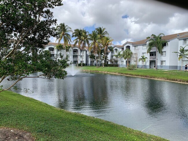 Foto del edificio - 2640 S University Dr