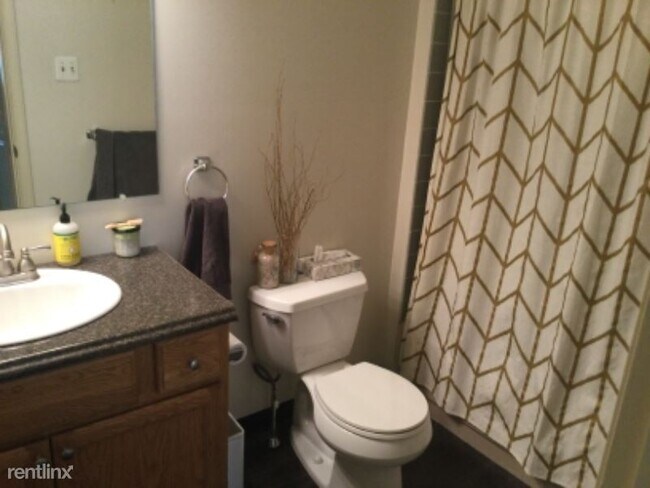 Building Photo - 2 br, 2 bath Condo - 216 Fox Meadow Drive ...