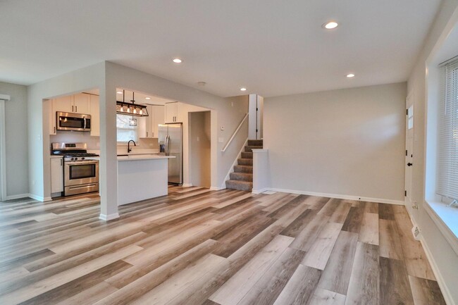 Foto del edificio - 6113 Spring Ln