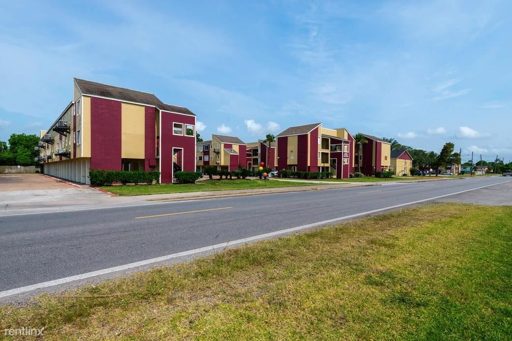 3030 S Broadway St, La Porte, TX 77571 Condo for Rent in La Porte, TX