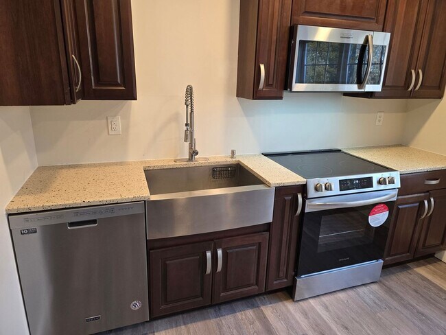 Building Photo - Charming overlooking 2BR ADU in Monroe