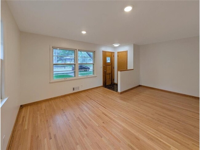 Building Photo - 5713 Xerxes Ave S