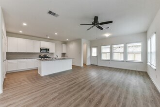 Building Photo - 3906 Sugardale St