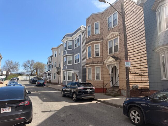 Foto del edificio - 18 Washburn St