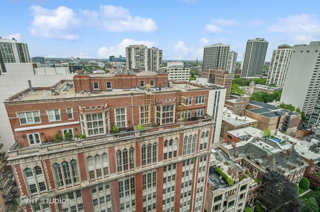 Building Photo - 1325 N State Pkwy