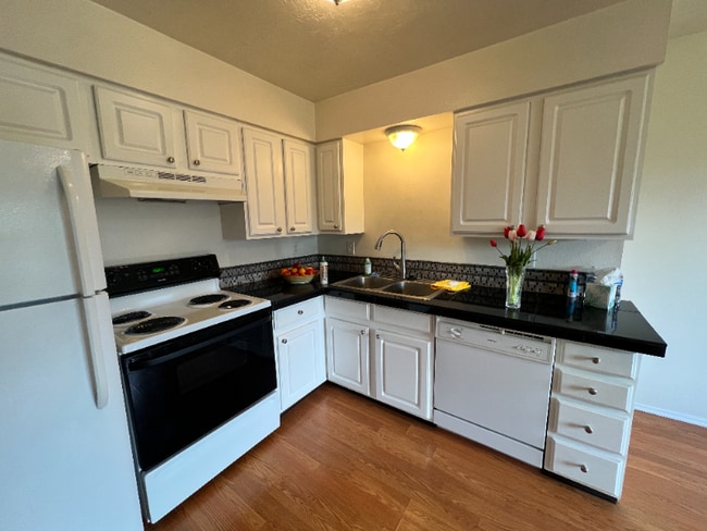 Photo - 4570 S 200 E Apartment