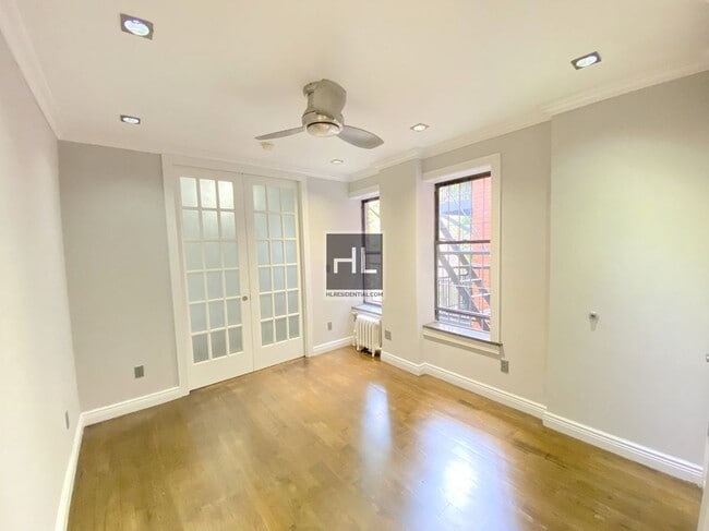 Building Photo - BEAUTIFUL 1 BED WITH WASHER/DRYER IN PRIME...