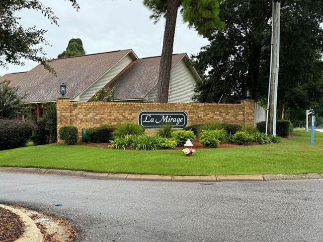 Building Photo - Pensacola/Scenic Heights - La Mirage - 3 b...