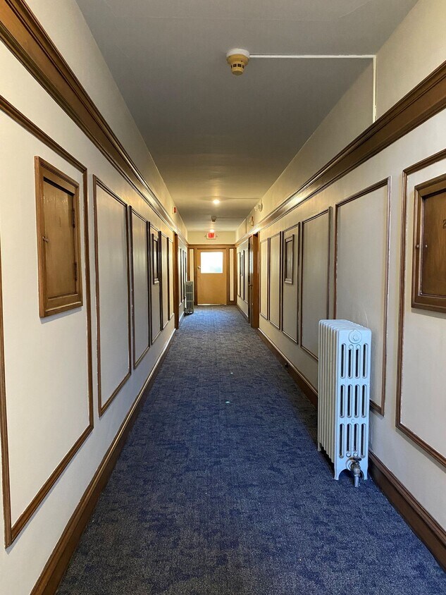 Foto del edificio - 2434 Dupont Ave S