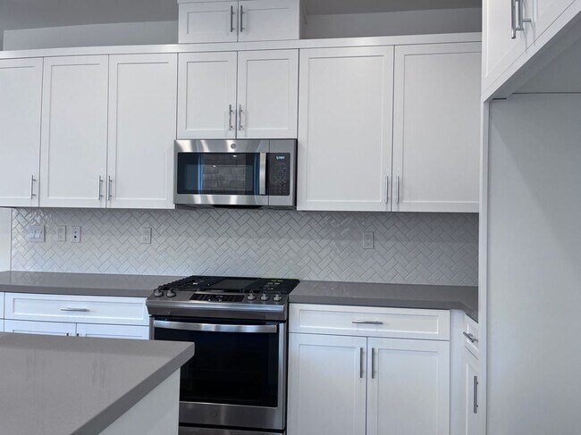 Building Photo - 4085 Spring Haven Ln