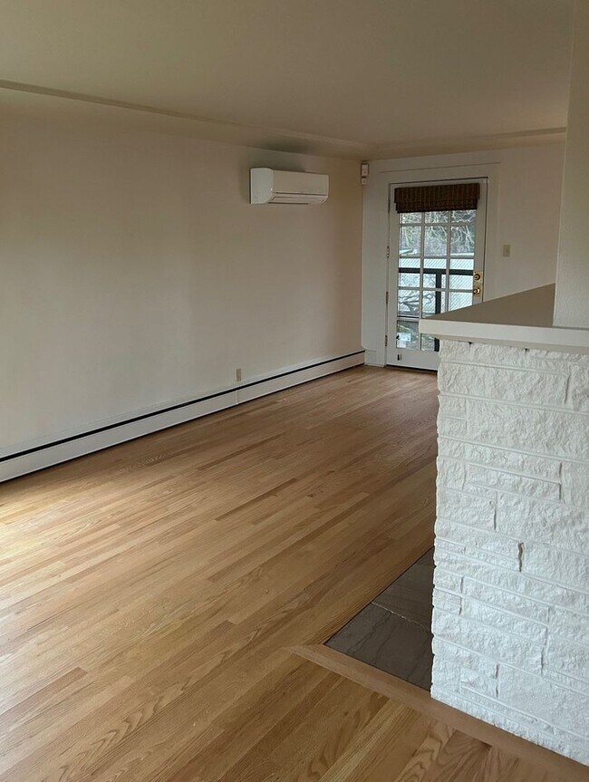 Foto del edificio - Must see- Stunning Hawthorne Bungalow, clo...