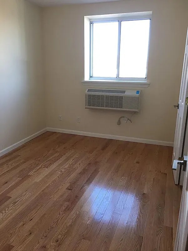 Photo - 51-25 Queens Blvd House