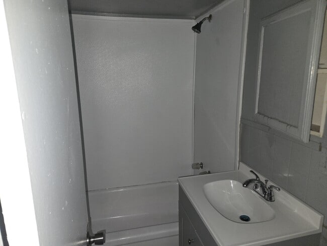 Building Photo - 1701 Boney St