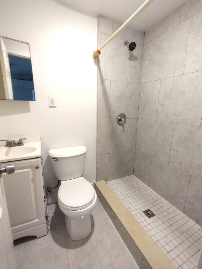 Foto del edificio - 5647 NW 5th Ct